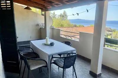 Image de Appartement de deux chambres avec la terrasse et la vue sur le mer Ivan Dolac, Hvar (A-27899-a)