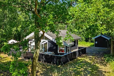 Image de \"Solfrid\" - 230m from the sea by Interhome