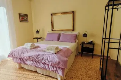 Image de Just a few steps from the Royal Palace. Free Parking