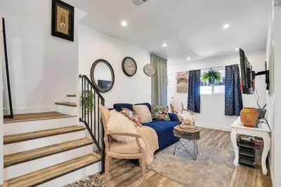 Image de Chic 3-bedroom Modern Home Near SoFi Stadium & Lax, Comfortable with Ac & Wifi