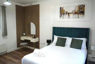 Image de Charming Moseley Barn Conversion Home | Sleeps 4 | Parking for 2 Cars