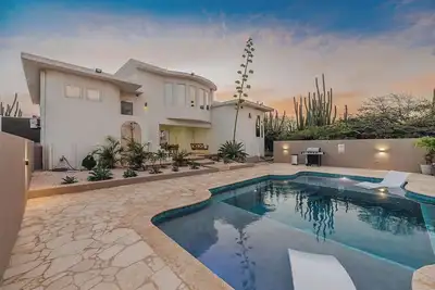 Hilltop Villa | 3min Palm Beach | Pool & Views