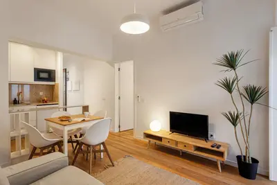 Image de Bright 2br w/ Private Terrace | Alcântara