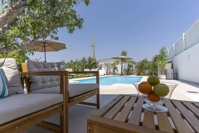 Image de #373 Charming Villa Glicinia Branca - Shared Pool,