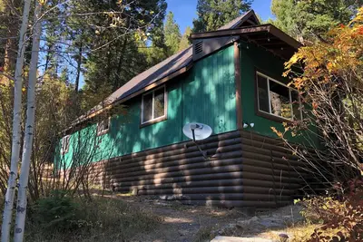 Image de Family Friendly, Cozy 3-bedroom cabin in amazing Cascade with Ac and Wood stove.