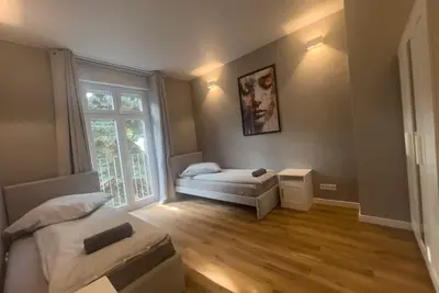 Image de Modern 2-bedroom apartment with a kitchen