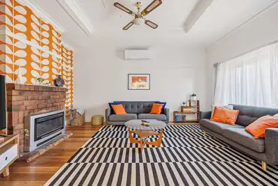 Image de Brighton Belle — Mid-Century 2br Home, Split Bath, Walk to Station & Main St