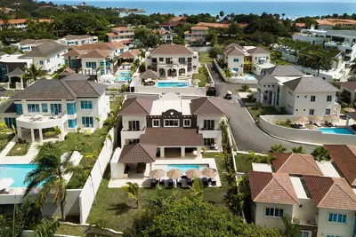 Image de Beautiful 7-bedroom Villa in the Lifestyle Resort suites with Ac in Puerto Plata