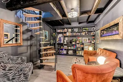 Image de 1 Mile to the Masters -Unique 2-Level Speakeasy - The Prohibition Parlor
