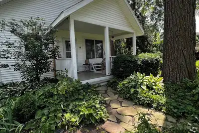 Image de Peaceful Garden Cottage Near U of M in Ann Arbor • Sleeps 4