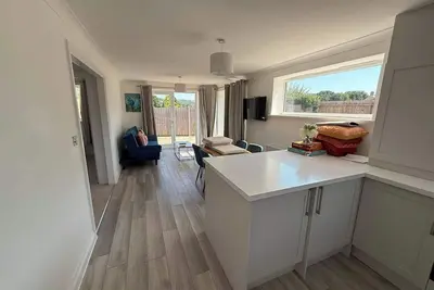 Image de New 2br Open Plan Bungalow With Free Parking