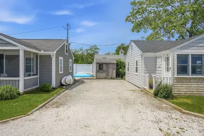 Waterfront Cape Cottage w/ Private Beach Access