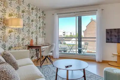 Image de Floria – Élégant appartement avec balcon, cave et parking