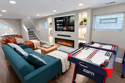 Image de Luxury Home, 7 miles to Downtown Chicago, 5 Beds, Near O'Hare Airport