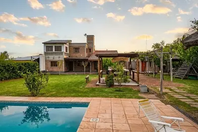 Image de Swimming pool, barbecue area, and a view of the Cordón del Plata