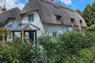 Image de Cosy cottage in beautiful english countryside.