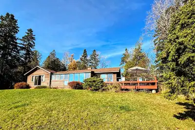 Image de Charming Waterfront Sea Cottage with Private Beach near Bar Harbor, Hancock Maine