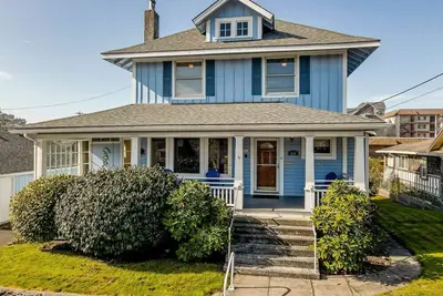 Image de Classic Beach House with Game Room & Firepit Near Seaside Beach in Seaside, Oregon