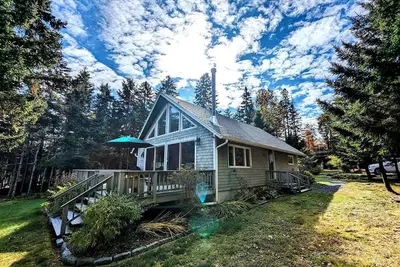 Image de Oceanfront Cottage with Fire Pit & Direct Water Access Near Acadia National Park in Hancock, Maine