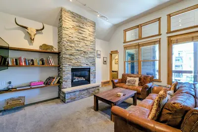 Walk to Gondola | Rare 4br in River Run, Hot Tub