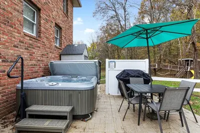 Image de Peaceful Historic Villa with Hot Tub & Pool near Downtown Nashville, Tennessee
