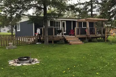 Pigeon Lake Waterfront Cottage