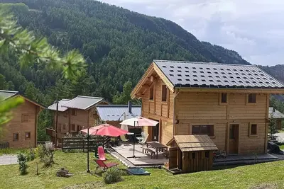 Image de Chalet familial 3 chambres • Jardin 600 m² • Vars