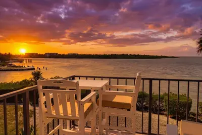 Image de Gulfsidehaven|Updated 2-story Condo|Panoramic Gulf Views|Dockage|Fish Pier|Pool