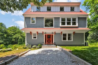 Image de New Woodland Escape, Walk To Beach and Bike Path, 6 Sleeping Areas, Kids Play Room, Bird Watching Tower, Garage, Spacious Living, Children's Amenities, Covered 3rd Floor Patio, Enjoy Wildlife