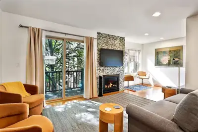 Fremont Townhome, Ac, Walker's Paradise by Transit