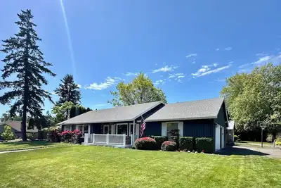 Image de Welcome Home to this Beautifully Remodeled  3br in Hillsboro 3. 2 mi. from Intel!