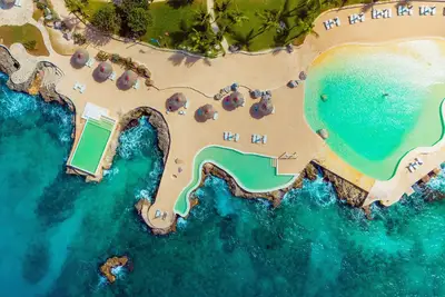 Image de Luxe en bord de mer, avec piscines infinies à Tracadero Dominicus, Bayahibe.