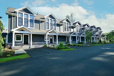 Image de Townhomes on the Green | Grand Three Bedroom