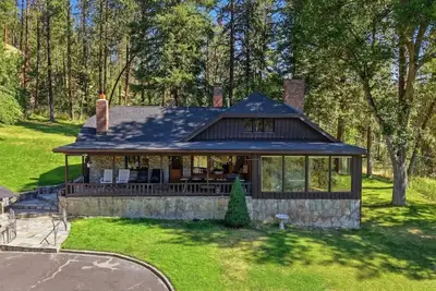 Image de Storybook Cottage Hideaway 10 Acres + Riverfront