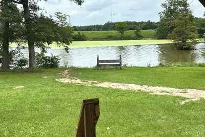Image de Bonne Idee Landing - New Bayou-Front Cabin Retreat