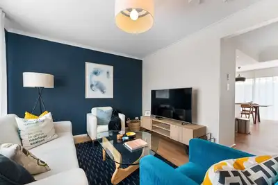 Image de Largs Bay Stay—Relaxed Beachside Retreat with Bbq