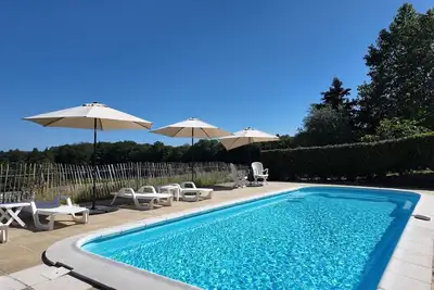 Image de Domaine de Bellac - Le Cabriolet avec piscine partagée, terrasse et Wi-Fi