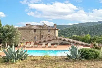 Image de Private cottage in quiet area with pool for groups, family and friends