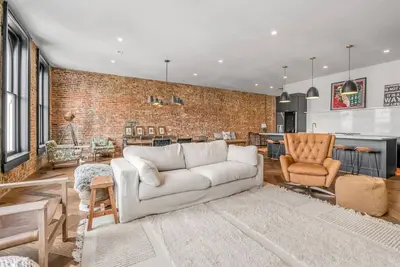 Image de Main Street Modern Loft