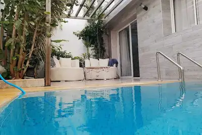 Image de Modern Private Suite with Pool, Kitchen & Ensuite