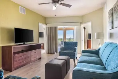 Image de Enjoy Every Moment in This Modern Retreat! Unit With Kitchen, Outdoor Pool!