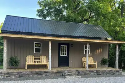 Image de Private, cozy 2-bedroom cabin located minutes from Lake Cumberland & Dale Hollow