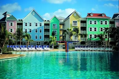 Image de Make your vacation a true paradise with easy access to the water park.