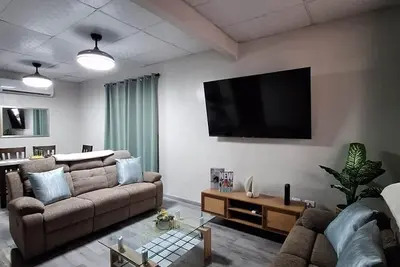 Image de Gorgeous! Brand New Town House w/Mountain View. Close to Beaches/Mountains/Hwy.