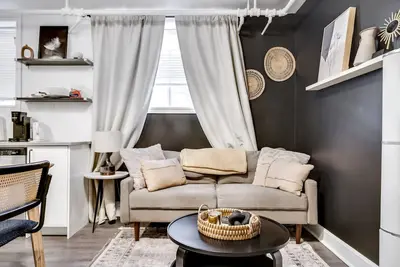 Image de Executive 3br | Monthly Stays | Quiet East Ottawa