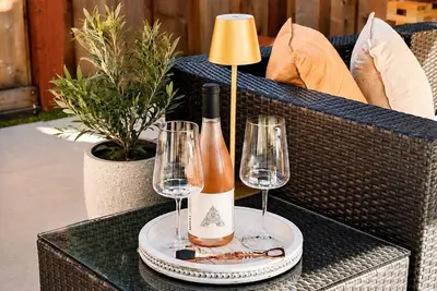 Image de Casa Solara: Modern Luxury. Spa. Fire Pit - Minutes to Napa