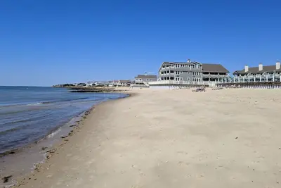 Image de 1br in Breakers Resort 100 yards from Inman beach plus 2 pools and rear deckyard