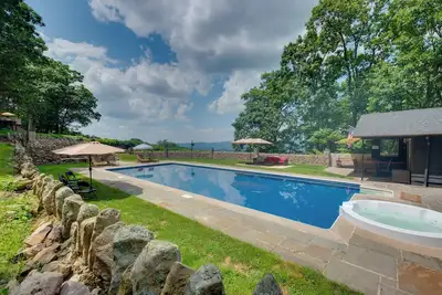 Image de Luxury Tudor Estate | Pool, Spa and Valley Views