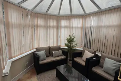 Image de Modern 2-Bed House Near Central Canals & Arena
