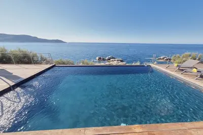 Image de Beachfront 4-bedroom Villa Calvi
